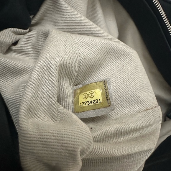 Authentic Chanel 2way tote - Picture 3 of 8